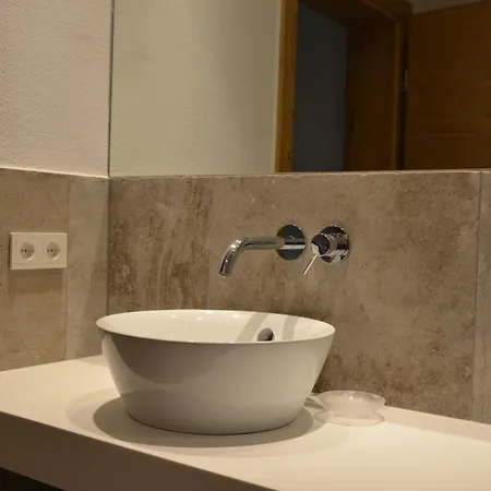 Haus Nick, Appartementhaus アパート