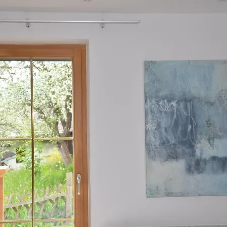 Haus Nick, Appartementhaus شقة